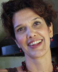 Lucia Freitas por Domingues